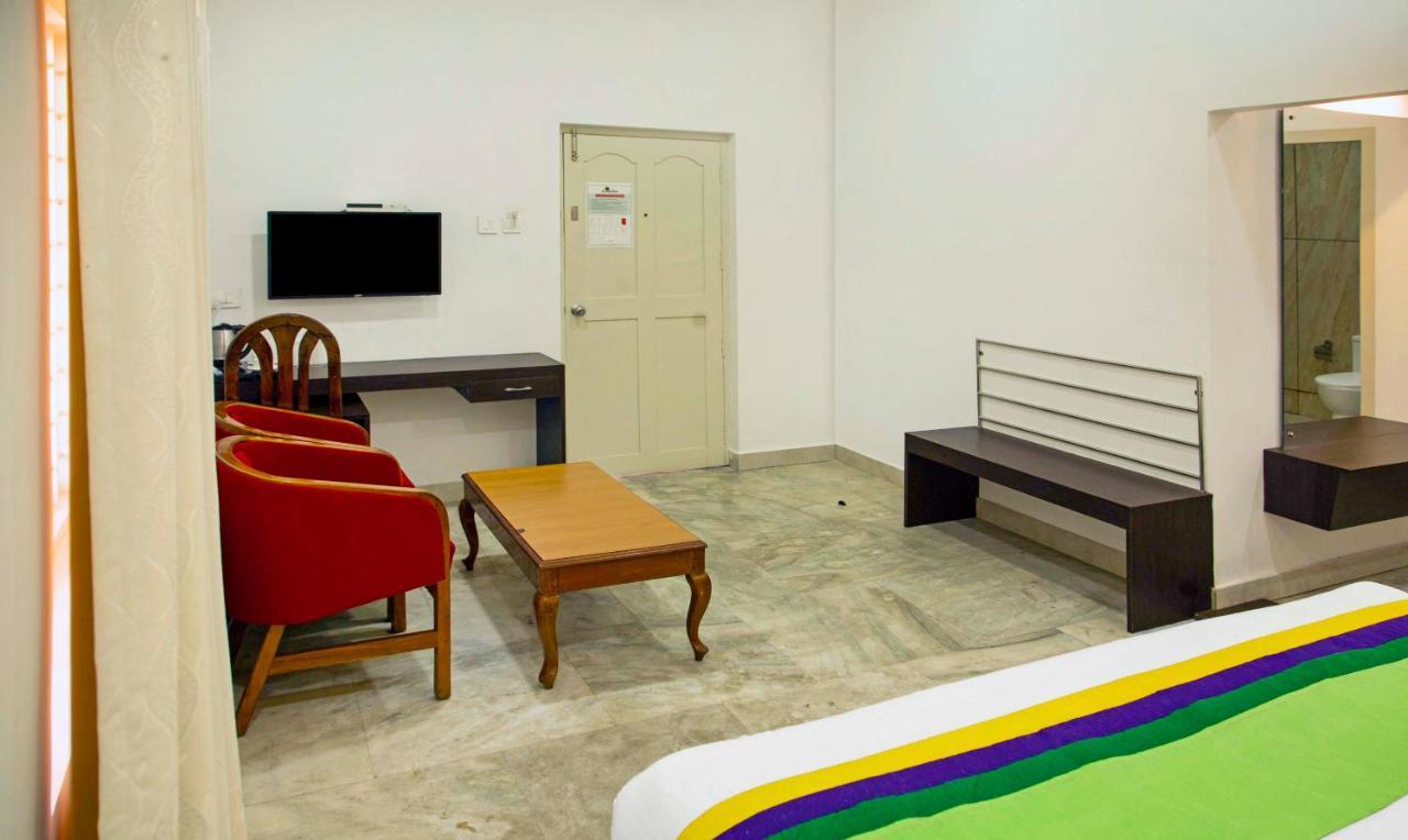 Hotel Treebo Kumily Gate Thekkady, Periyar National Park Extérieur photo